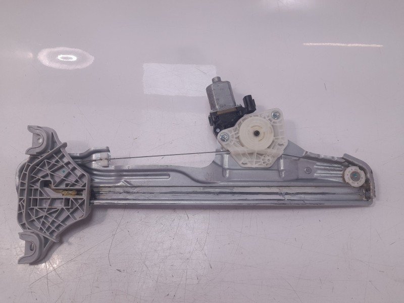 Recambio de elevalunas delantero izquierdo para hyundai kona pure referencia OEM IAM 82401J9000  