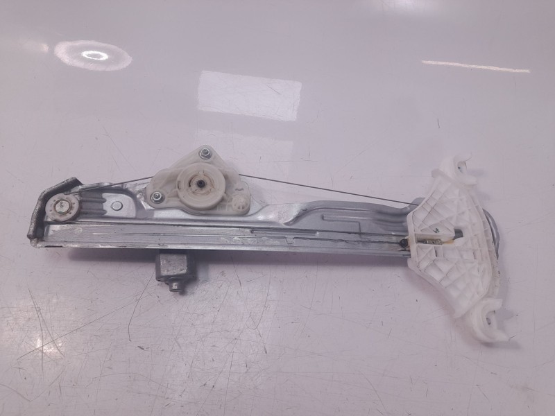 Recambio de elevalunas trasero izquierdo para hyundai kona pure referencia OEM IAM 83401J9000  