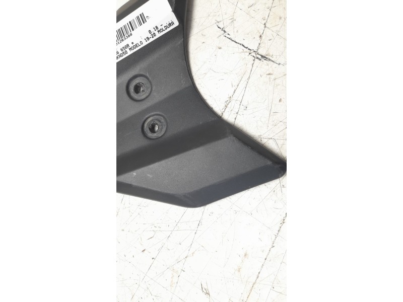Recambio de moldura para honda cb 650r referencia OEM IAM 80141MKND50  