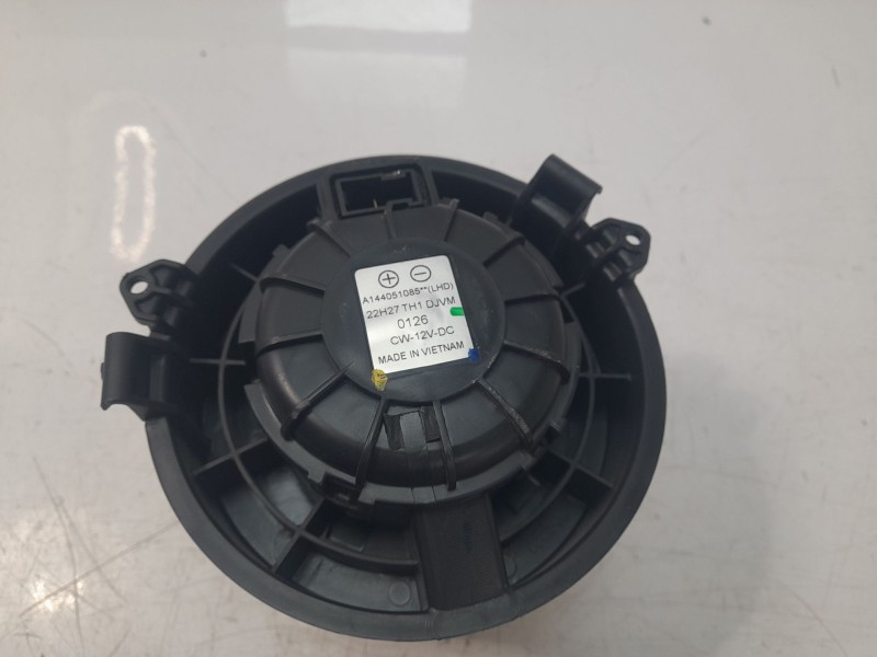 Recambio de ventilador calefaccion para ssangyong tivoli urban 4x2 referencia OEM IAM A144051085  