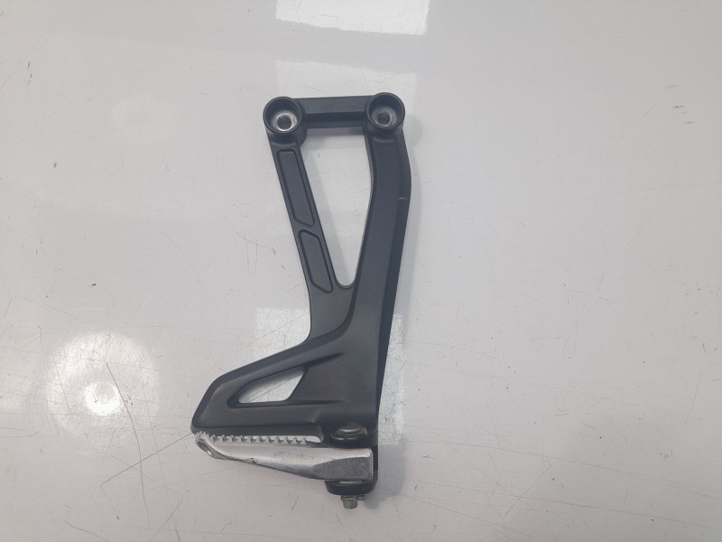 Recambio de estribo lateral para yamaha tracer 900 referencia OEM IAM B5U2742L00  