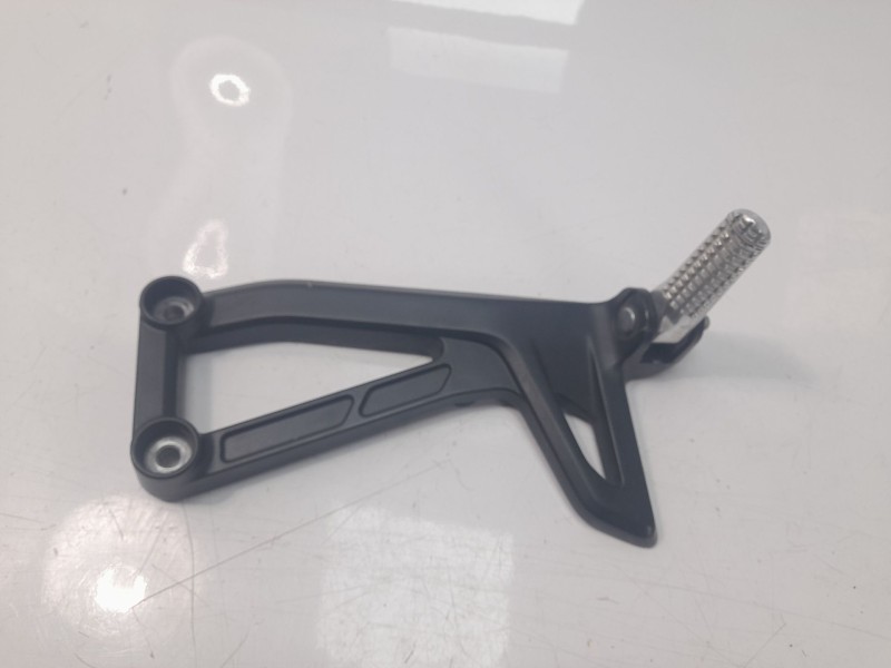 Recambio de estribo lateral para yamaha tracer 900 referencia OEM IAM B5U2742L00  