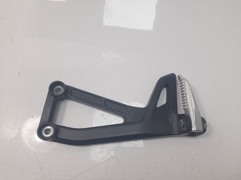 Recambio de estribo lateral para yamaha tracer 900 referencia OEM IAM B5U2741L00  