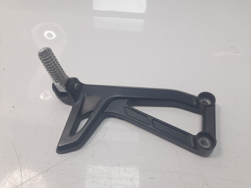 Recambio de estribo lateral para yamaha tracer 900 referencia OEM IAM B5U2741L00  