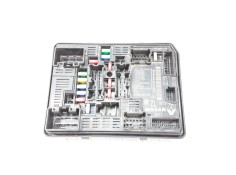 CAJA RELES / FUSIBLES 284B67877R 