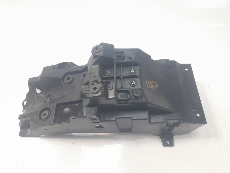 Recambio de moldura para yamaha tracer 900 referencia OEM IAM B7N8212B  