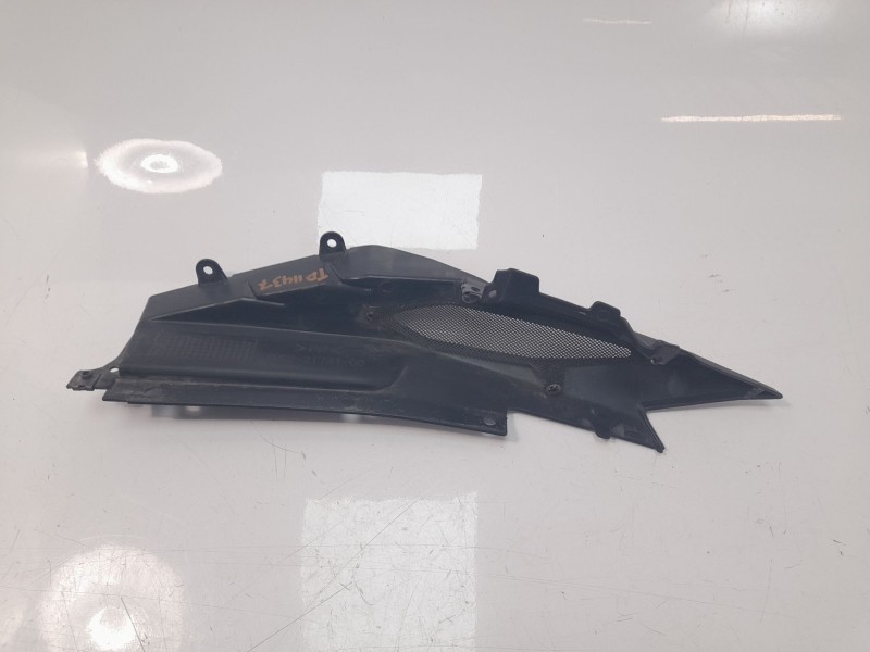 Recambio de moldura para yamaha mt-09 (7.2013) referencia OEM IAM BS22174100  