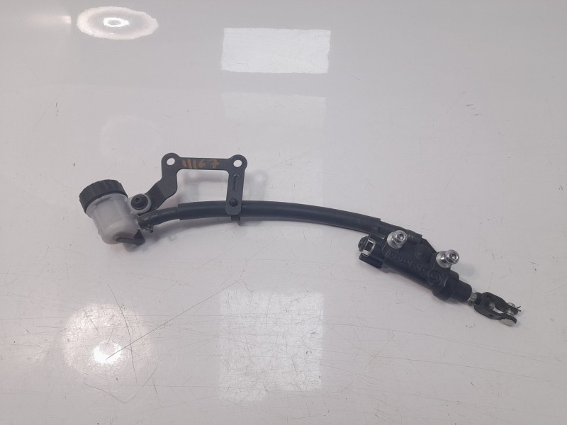 Recambio de bomba freno para yamaha tracer 900 referencia OEM IAM 56P2583V00  