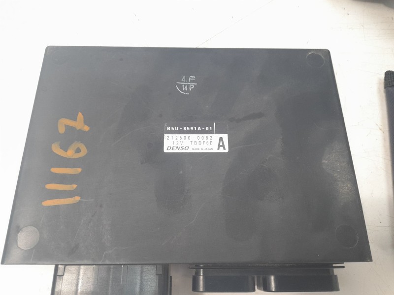 Recambio de conmutador de arranque para yamaha tracer 900 referencia OEM IAM B5UW82500300  