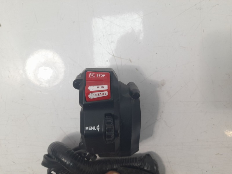 Recambio de piña luces derecha para yamaha tracer 900 referencia OEM IAM B5U8291R0100  