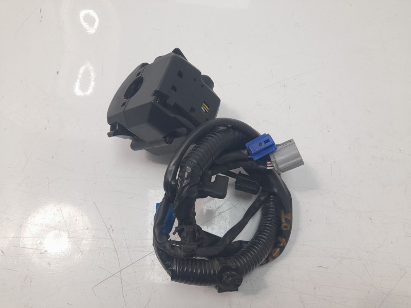 Recambio de piña luces izquierda para yamaha tracer 900 referencia OEM IAM B5U839540100  