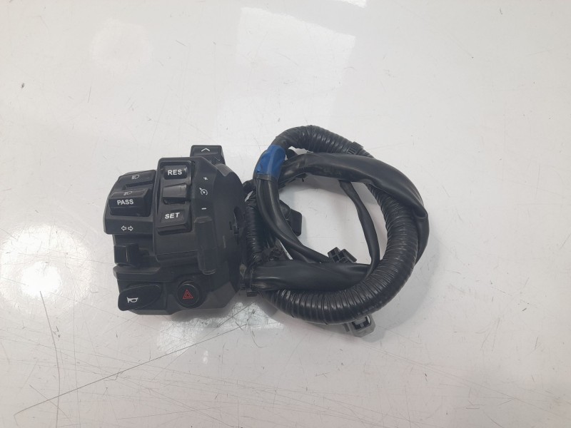 Recambio de piña luces izquierda para yamaha tracer 900 referencia OEM IAM B5U839540100  