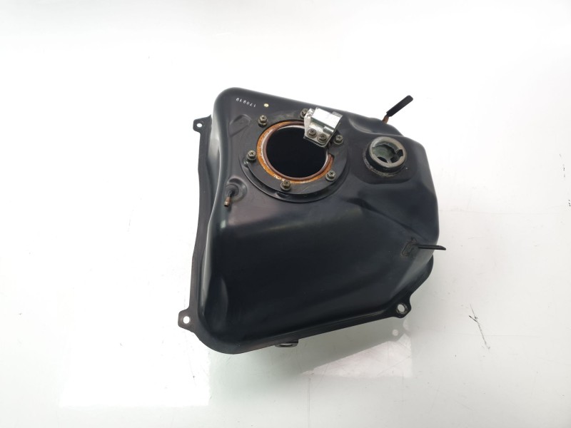 Recambio de deposito combustible para kymco ak550 referencia OEM IAM 17500LGC6E00  