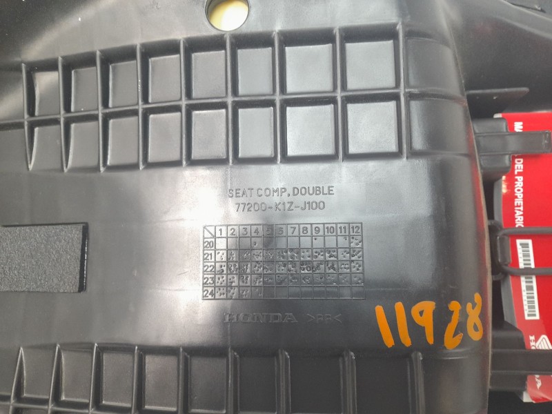 Recambio de asiento delantero para honda pcx 125 referencia OEM IAM 77200K1ZJ10ZC  