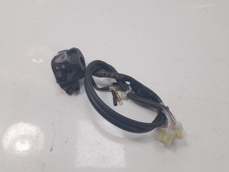 Recambio de piña luces izquierda para honda pcx 125 referencia OEM IAM 35200K1YD12  