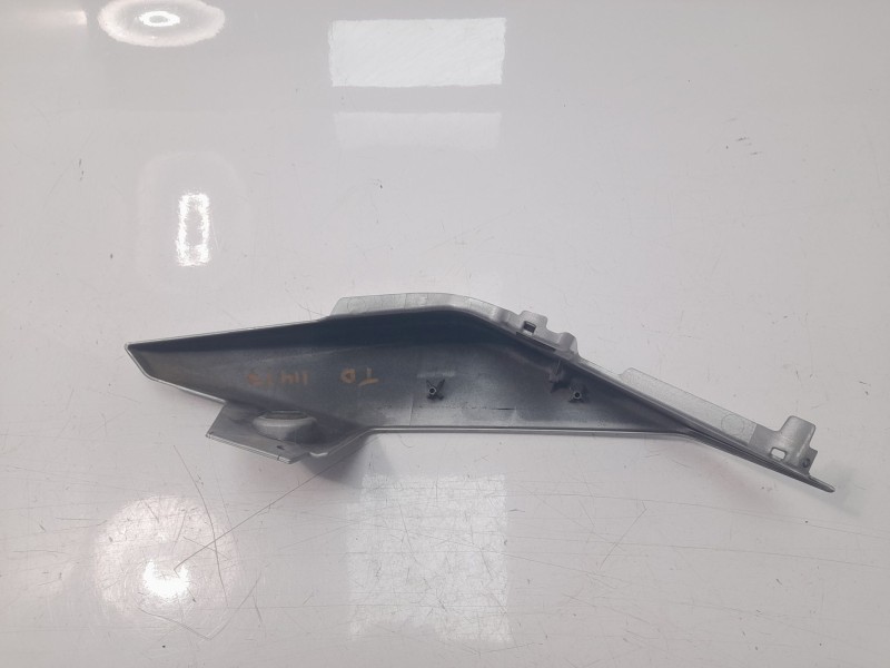 Recambio de moldura para yamaha mt-09 (7.2013) referencia OEM IAM BS22172100  