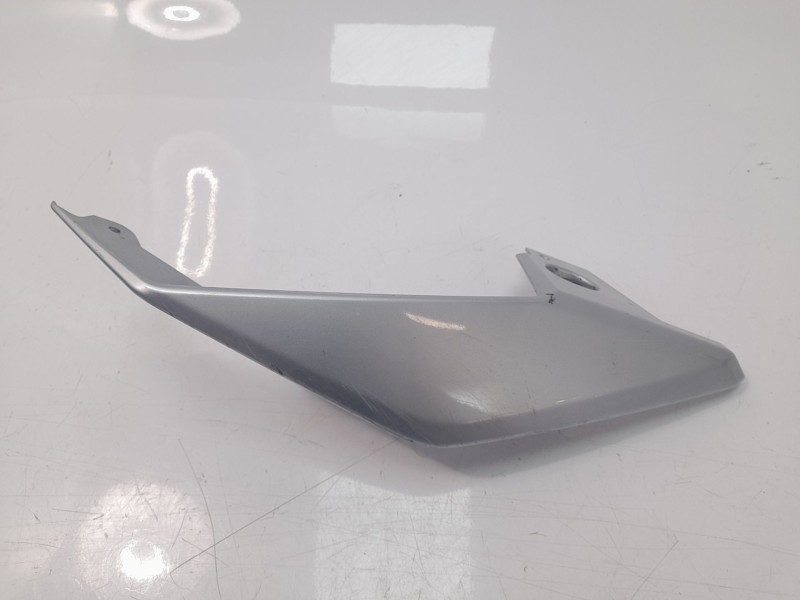 Recambio de moldura para yamaha mt-09 (7.2013) referencia OEM IAM BS22171100  