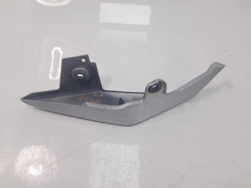 Recambio de moldura para yamaha mt-09 (7.2013) referencia OEM IAM BS22171100  