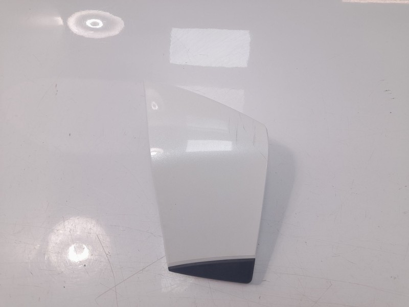 Recambio de moldura para honda pcx 125 referencia OEM IAM 81141K1ZJ10YF  