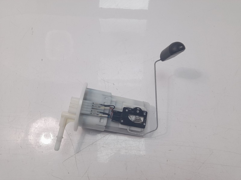 Recambio de bomba combustible para yamaha mt-07 referencia OEM IAM 1WS1390710  