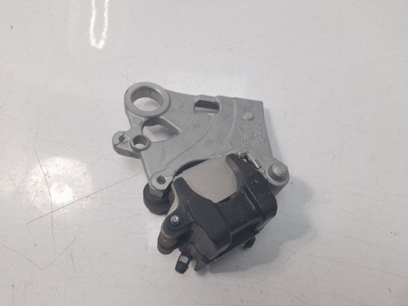 Recambio de pinza de freno trasera derecha para yamaha tracer 900 referencia OEM IAM 2DR2580W00  