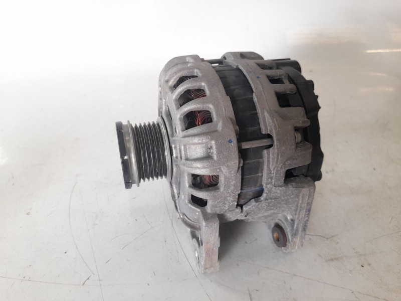 Recambio de alternador para volkswagen polo edition referencia OEM IAM 04C903023J F000BL066404S 