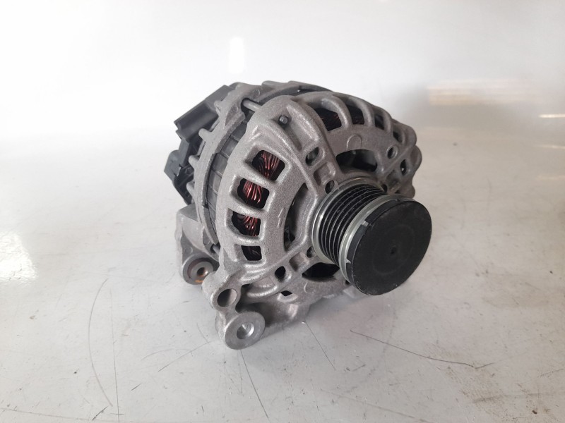 Recambio de alternador para volkswagen polo edition referencia OEM IAM 04C903023J F000BL066404S 