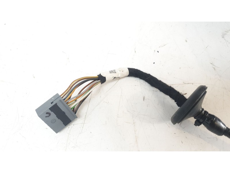 Recambio de retrovisor izquierdo para volvo v60 ii cross country (227) d4 awd referencia OEM IAM 31477558  