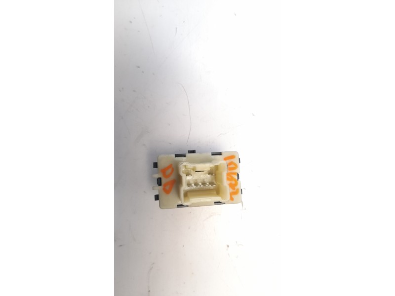 Recambio de mando elevalunas delantero derecho para dacia sandero 0.9 tce cat referencia OEM IAM 254214937R  
