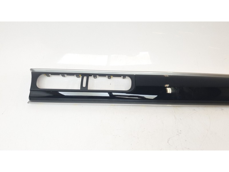 Recambio de moldura para citroën c3 feel pack referencia OEM IAM 981240177  