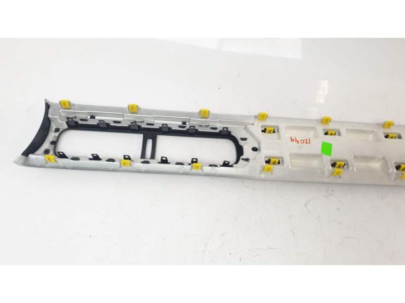 Recambio de moldura para citroën c3 feel pack referencia OEM IAM 981240177  