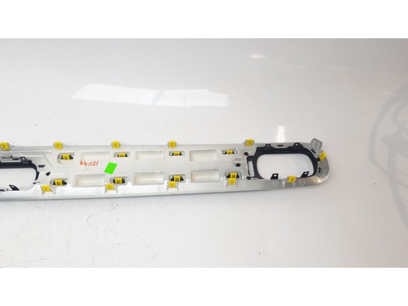 Recambio de moldura para citroën c3 feel pack referencia OEM IAM 981240177  