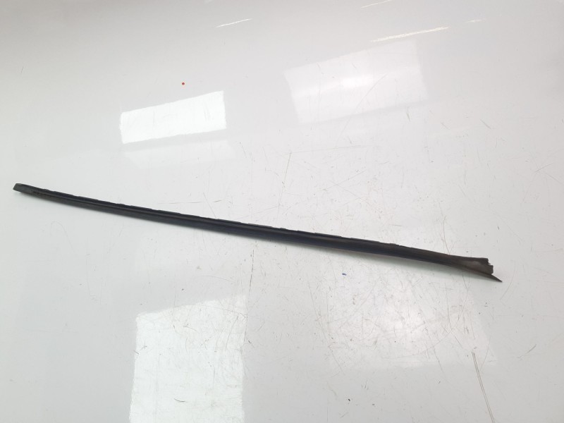 Recambio de moldura para volkswagen golf viii lim. (cd1) life referencia OEM IAM 5H0854328A  