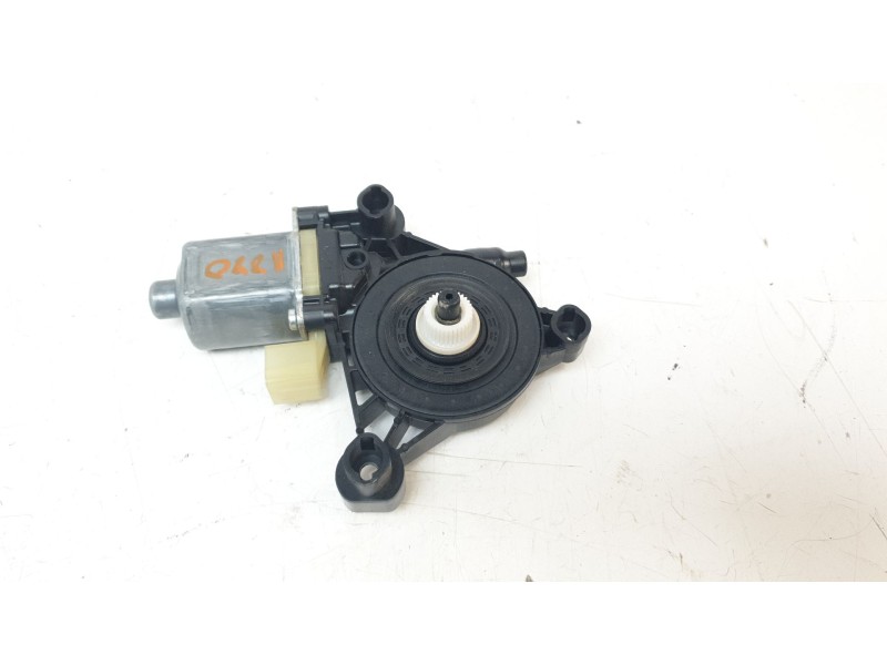 Recambio de motor elevalunas trasero derecho para audi a4 avant (8w5) básico referencia OEM IAM 8W0959812  