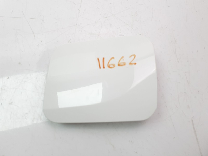 Recambio de tapa exterior combustible para toyota rav4 referencia OEM IAM 7735042100  