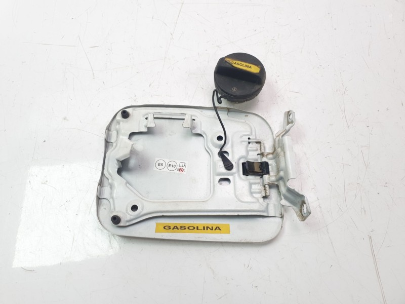 Recambio de tapa exterior combustible para toyota rav4 referencia OEM IAM 7735042100  
