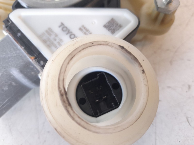 Recambio de elevalunas trasero derecho para toyota c-hr (_x1_) 2.0 hybrid (maxh10) referencia OEM IAM 69830F4050  