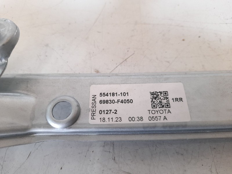 Recambio de elevalunas trasero derecho para toyota c-hr (_x1_) 2.0 hybrid (maxh10) referencia OEM IAM 69830F4050  