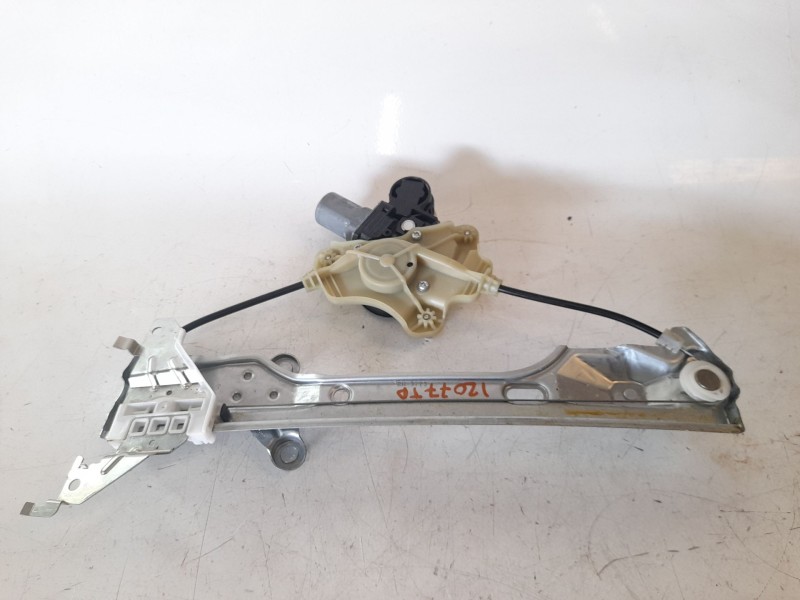 Recambio de elevalunas trasero derecho para toyota c-hr (_x1_) 2.0 hybrid (maxh10) referencia OEM IAM 69830F4050  