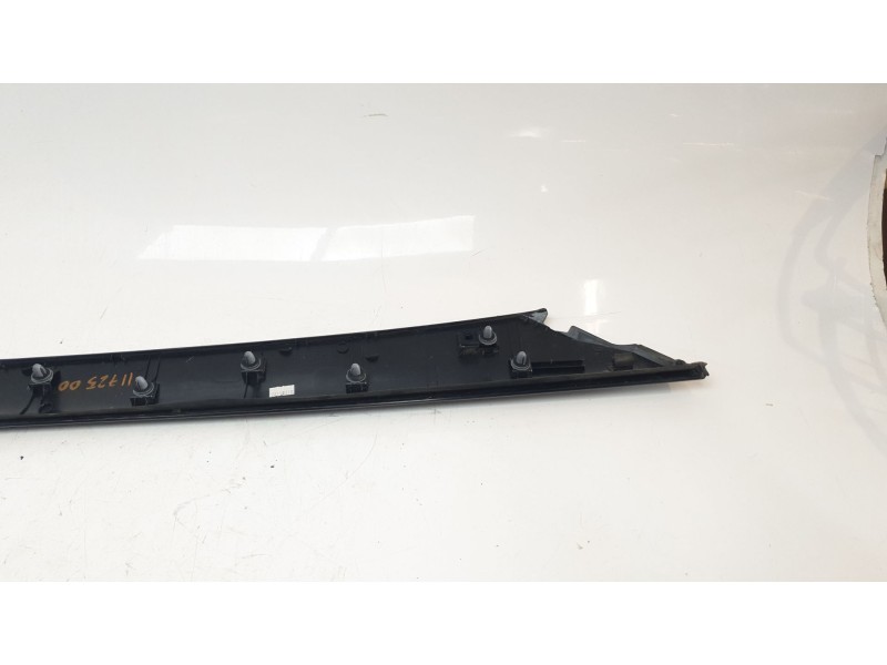 Recambio de moldura para ssangyong tivoli urban 4x2 referencia OEM IAM 7922035010  