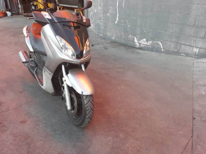 yamaha x-max 250 del año 2006