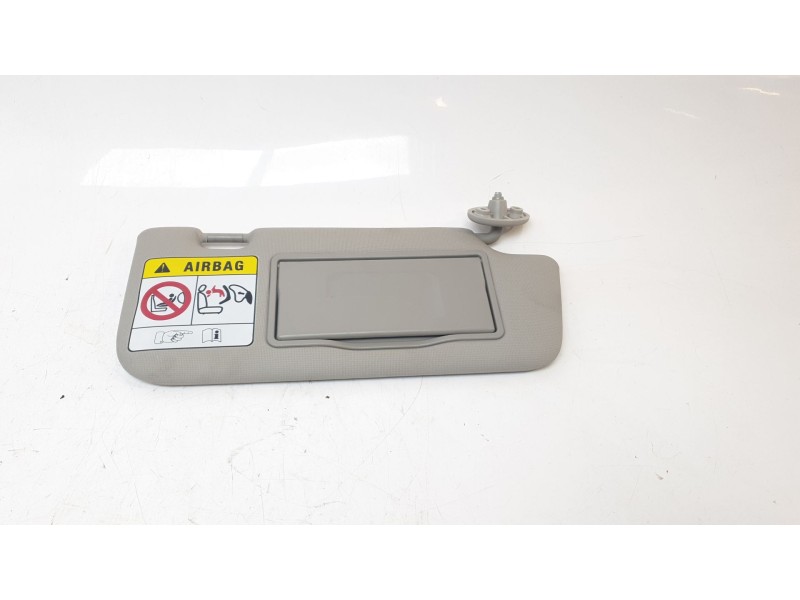Recambio de parasol derecho para ssangyong tivoli urban 4x2 referencia OEM IAM 7612035100LBH  