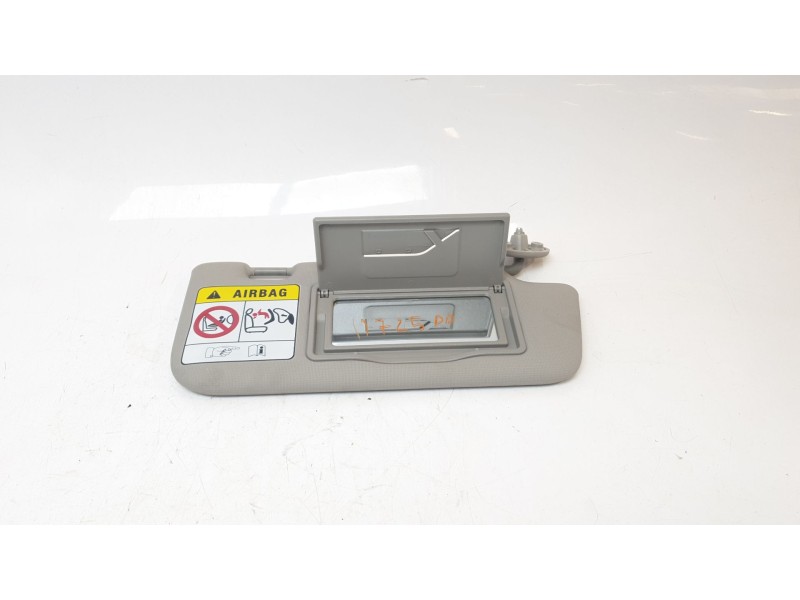 Recambio de parasol derecho para ssangyong tivoli urban 4x2 referencia OEM IAM 7612035100LBH  