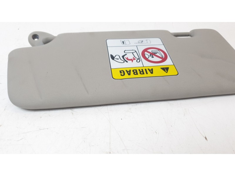 Recambio de parasol derecho para ssangyong tivoli urban 4x2 referencia OEM IAM 7612035100LBH  