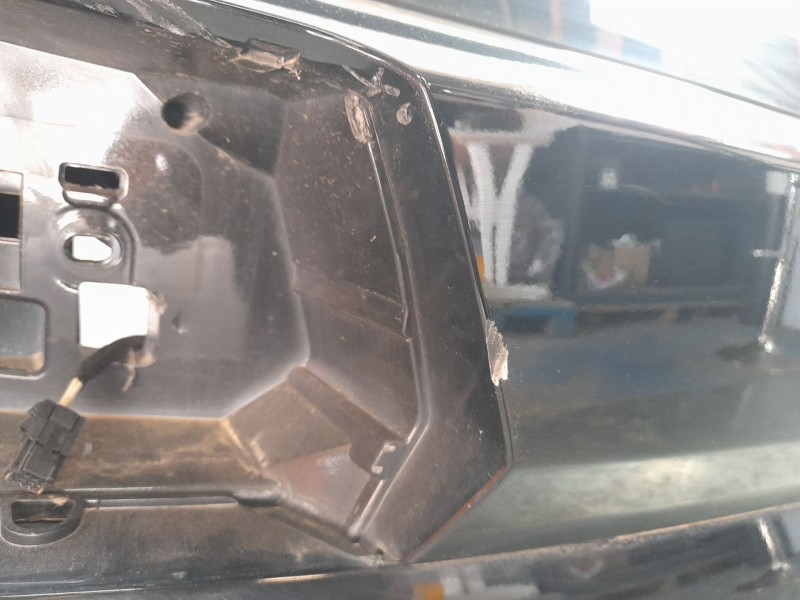 Recambio de porton trasero para peugeot 3008 allure referencia OEM IAM 1617409480  