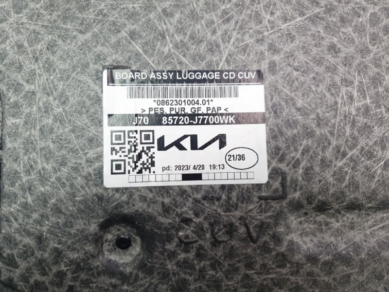 Recambio de bandeja trasera para kia xceed drive referencia OEM IAM 85720J7700WK  
