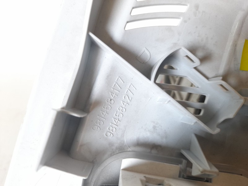 Recambio de luz interior para peugeot 3008 allure referencia OEM IAM 9814584177  