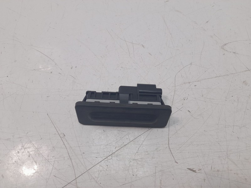 Recambio de maneta exterior maletero / porton para peugeot 3008 allure referencia OEM IAM 9827560380  