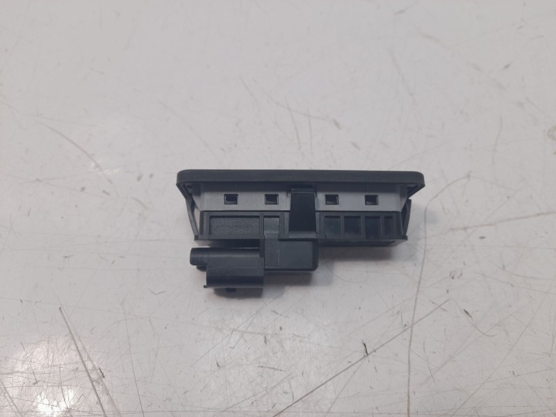 Recambio de maneta exterior maletero / porton para peugeot 3008 allure referencia OEM IAM 9827560380  