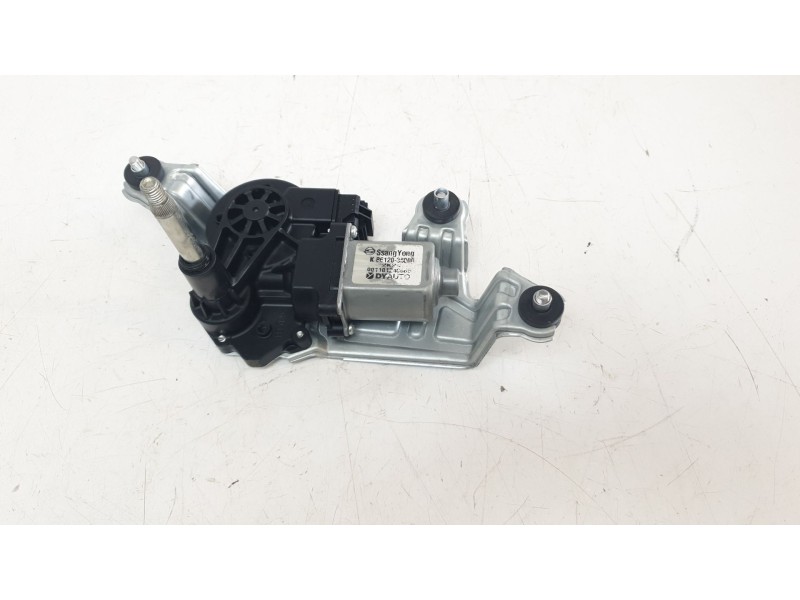 Recambio de motor limpia trasero para ssangyong tivoli urban 4x2 referencia OEM IAM 8612035000  
